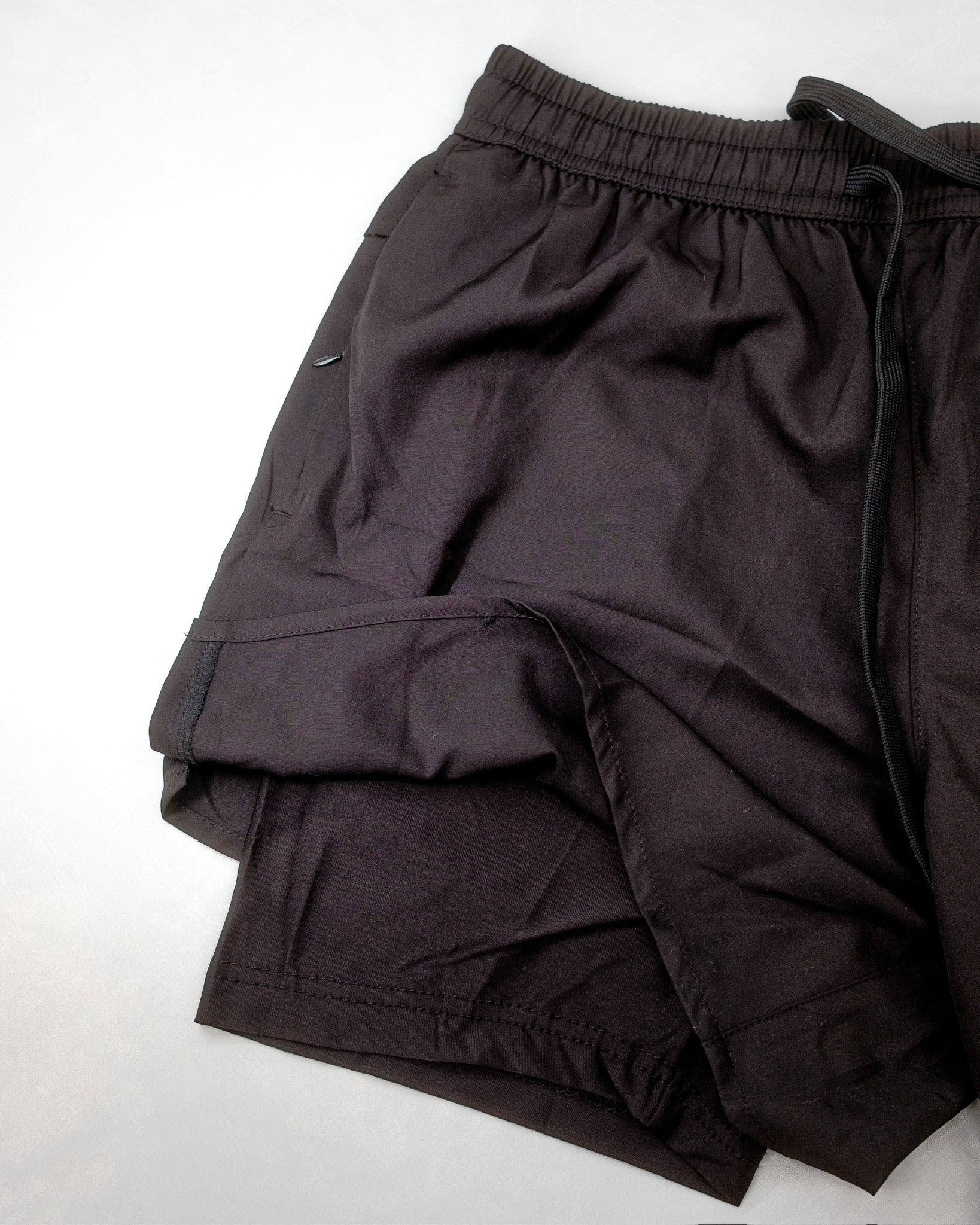 black reap gym shorts with zip pockets